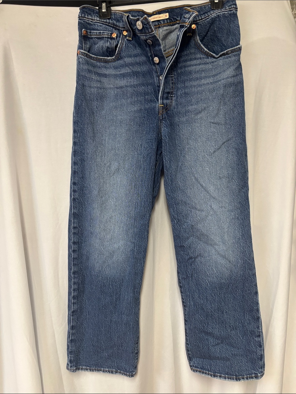 Levi's Straight Leg Women's Jeans in Classic Blue Denim